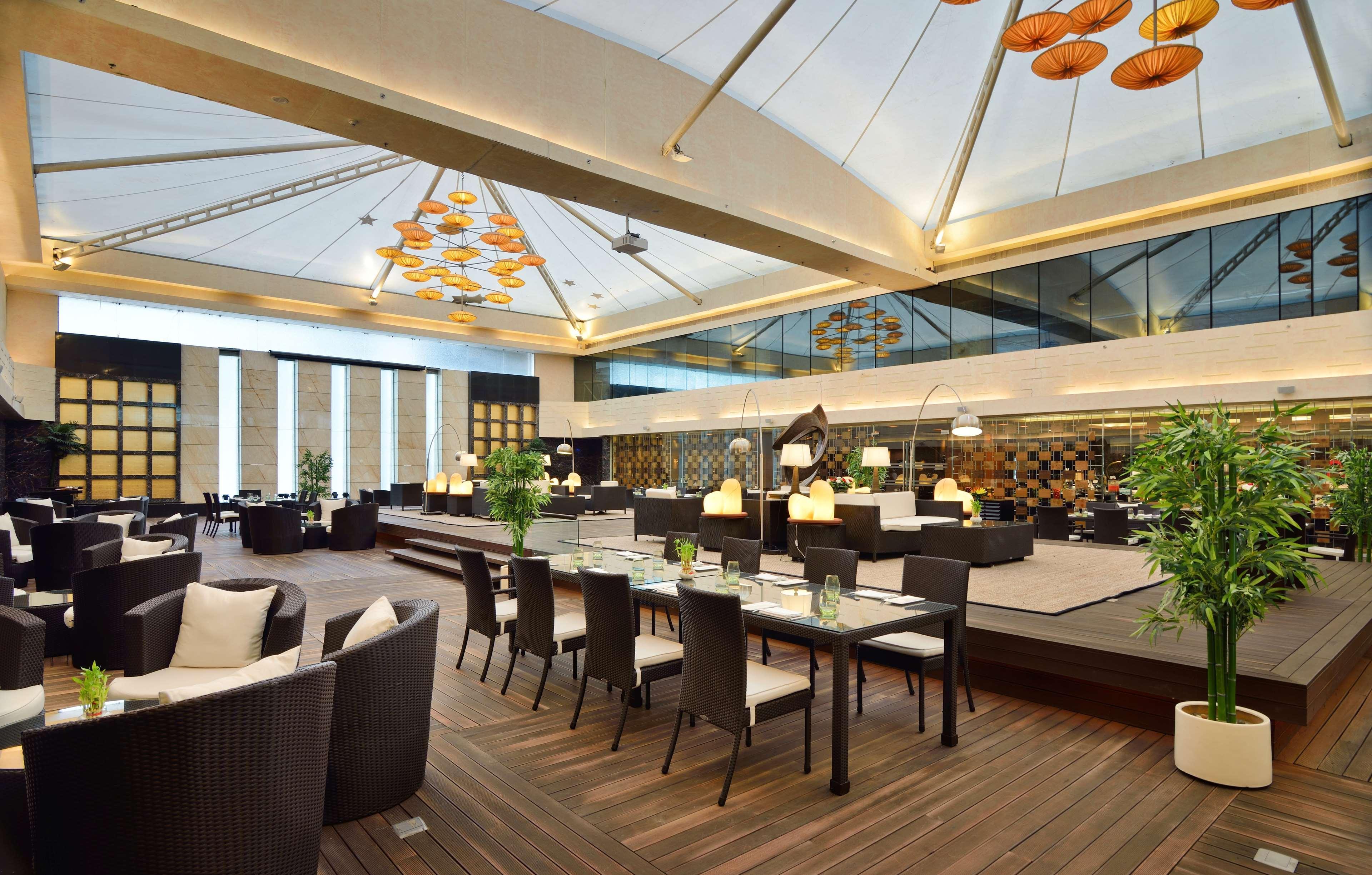 Hotel Radisson Blu Kaushambi Delhi Ncr Ghaziabad Esterno foto