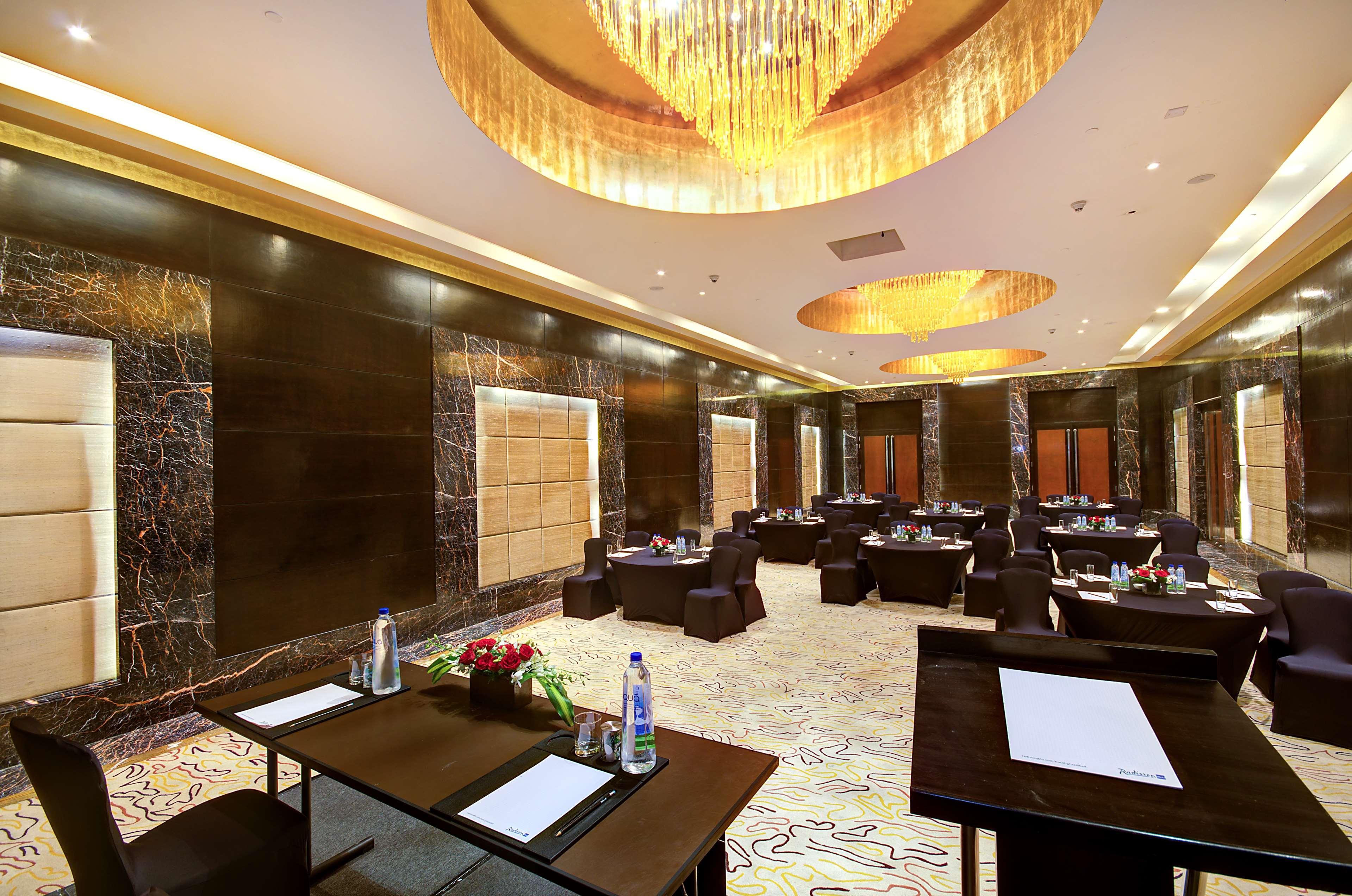 Hotel Radisson Blu Kaushambi Delhi Ncr Ghaziabad Esterno foto