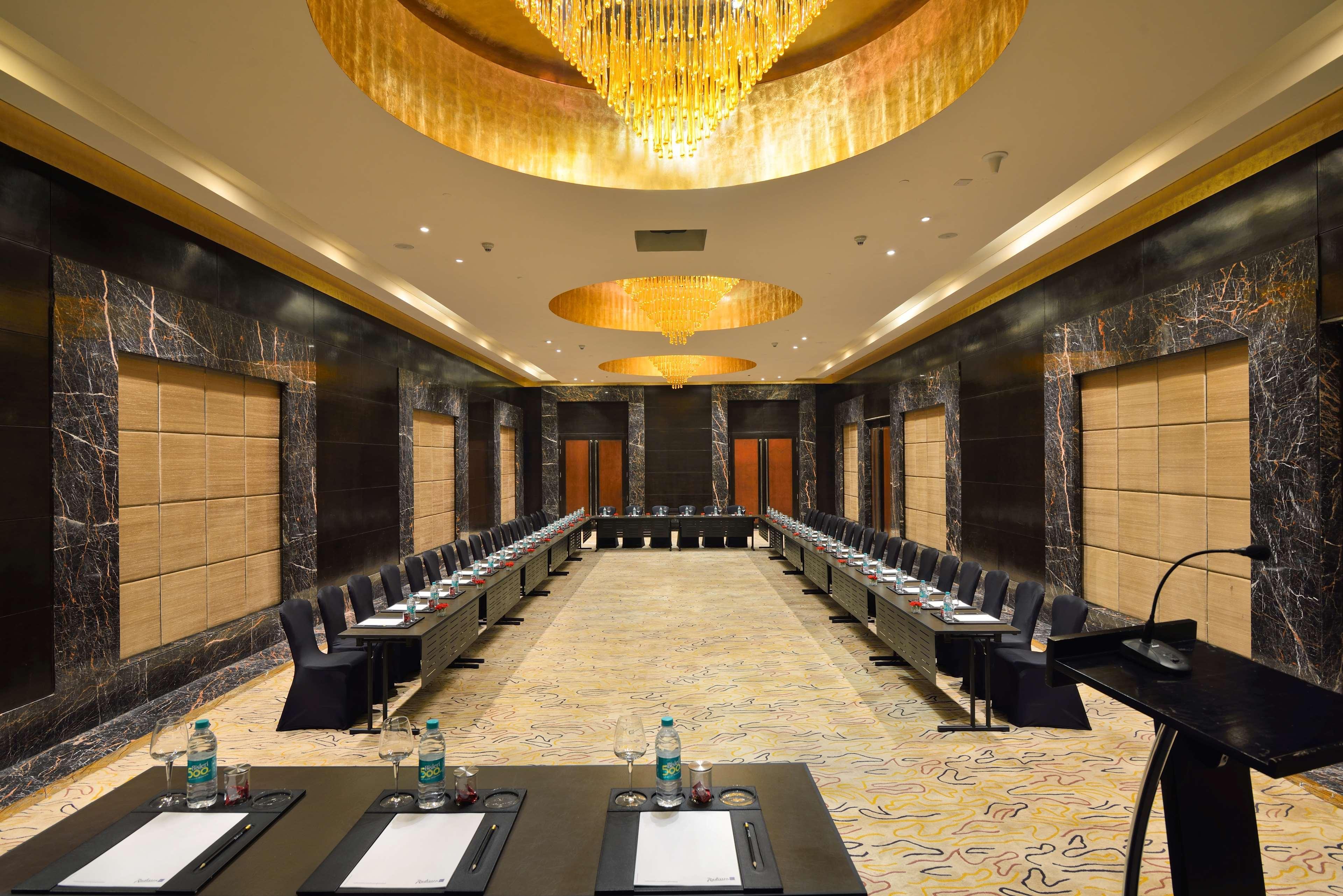Hotel Radisson Blu Kaushambi Delhi Ncr Ghaziabad Esterno foto