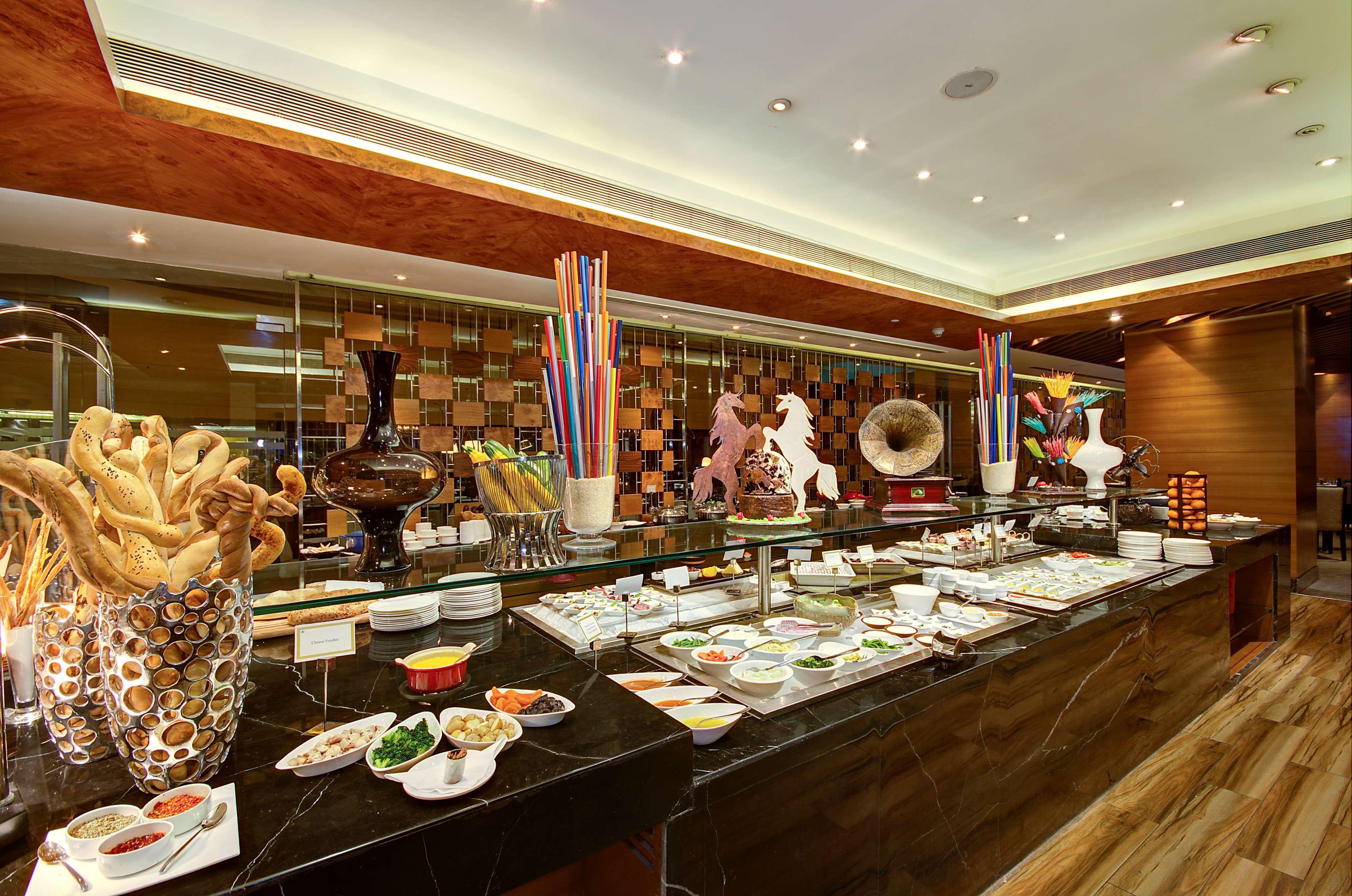 Hotel Radisson Blu Kaushambi Delhi Ncr Ghaziabad Esterno foto