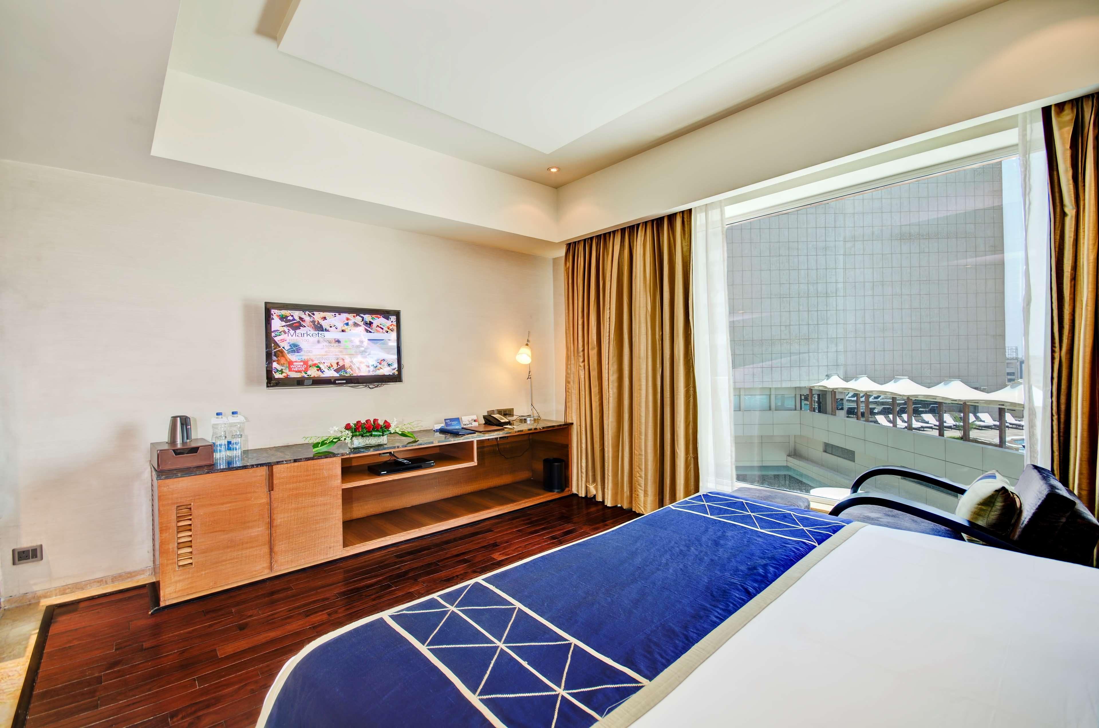 Hotel Radisson Blu Kaushambi Delhi Ncr Ghaziabad Esterno foto