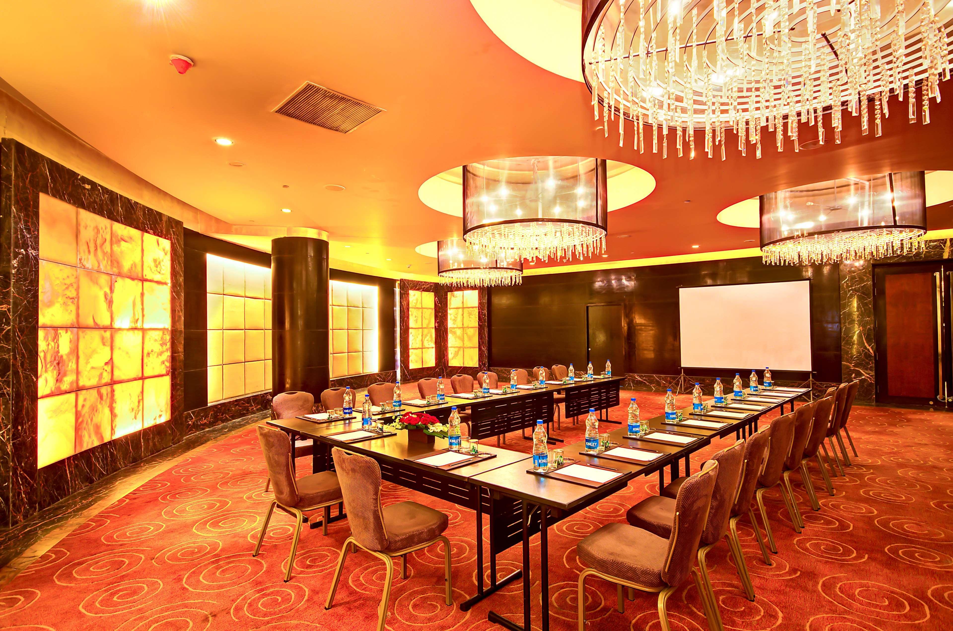Hotel Radisson Blu Kaushambi Delhi Ncr Ghaziabad Esterno foto