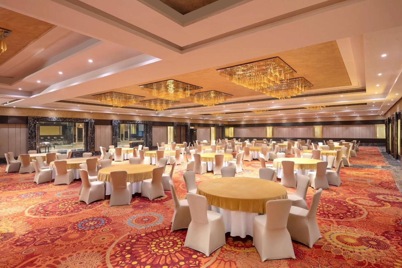 Hotel Radisson Blu Kaushambi Delhi Ncr Ghaziabad Esterno foto