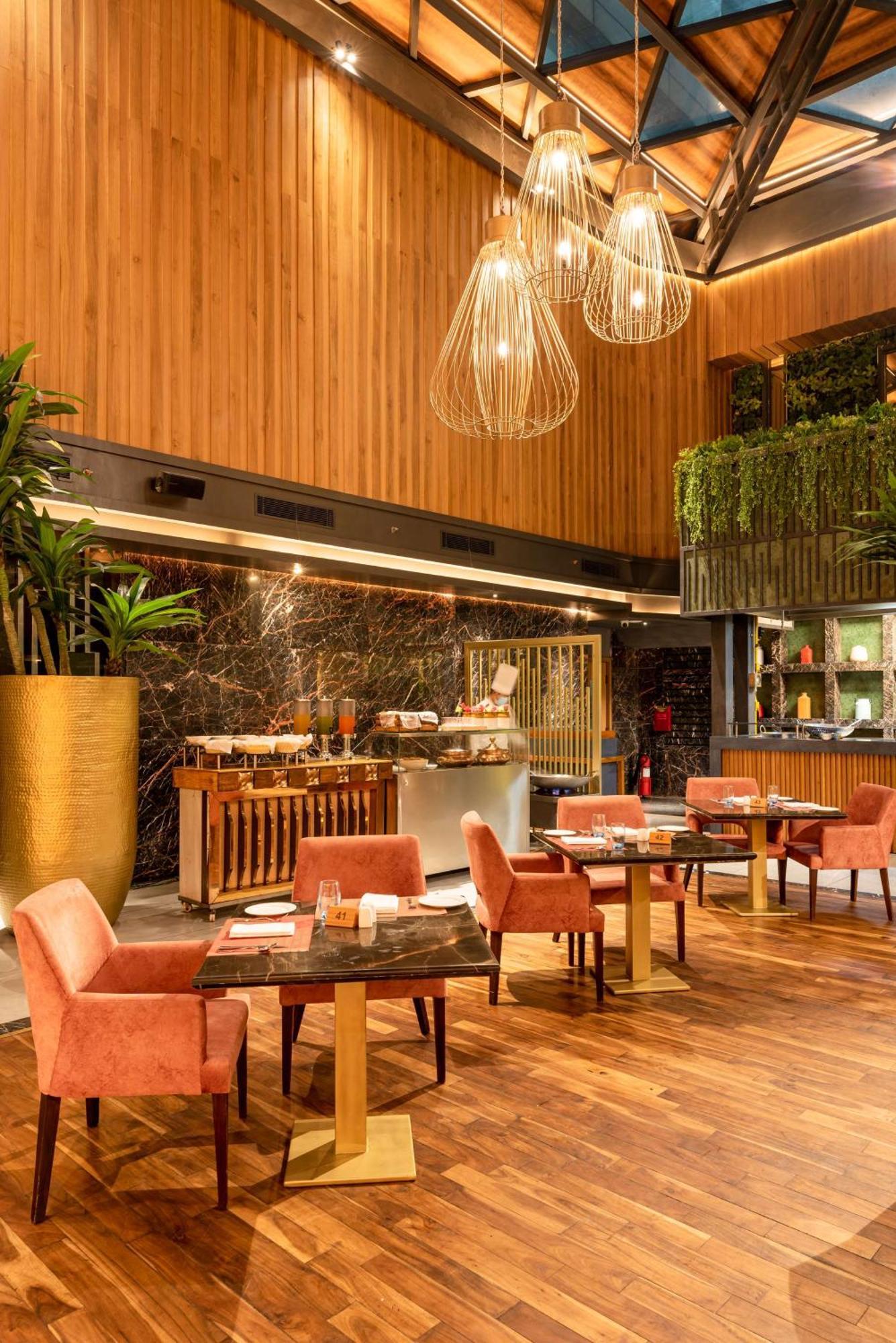 Hotel Radisson Blu Kaushambi Delhi Ncr Ghaziabad Esterno foto