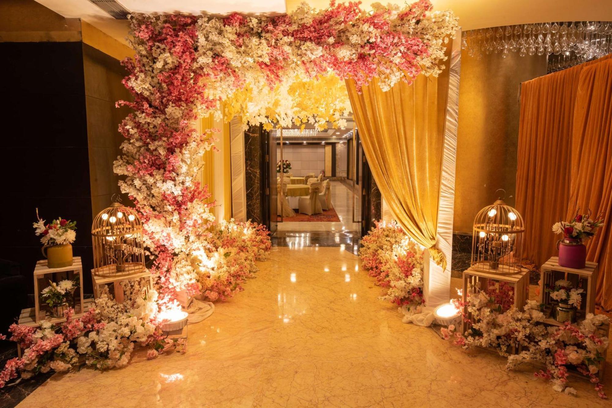 Hotel Radisson Blu Kaushambi Delhi Ncr Ghaziabad Esterno foto