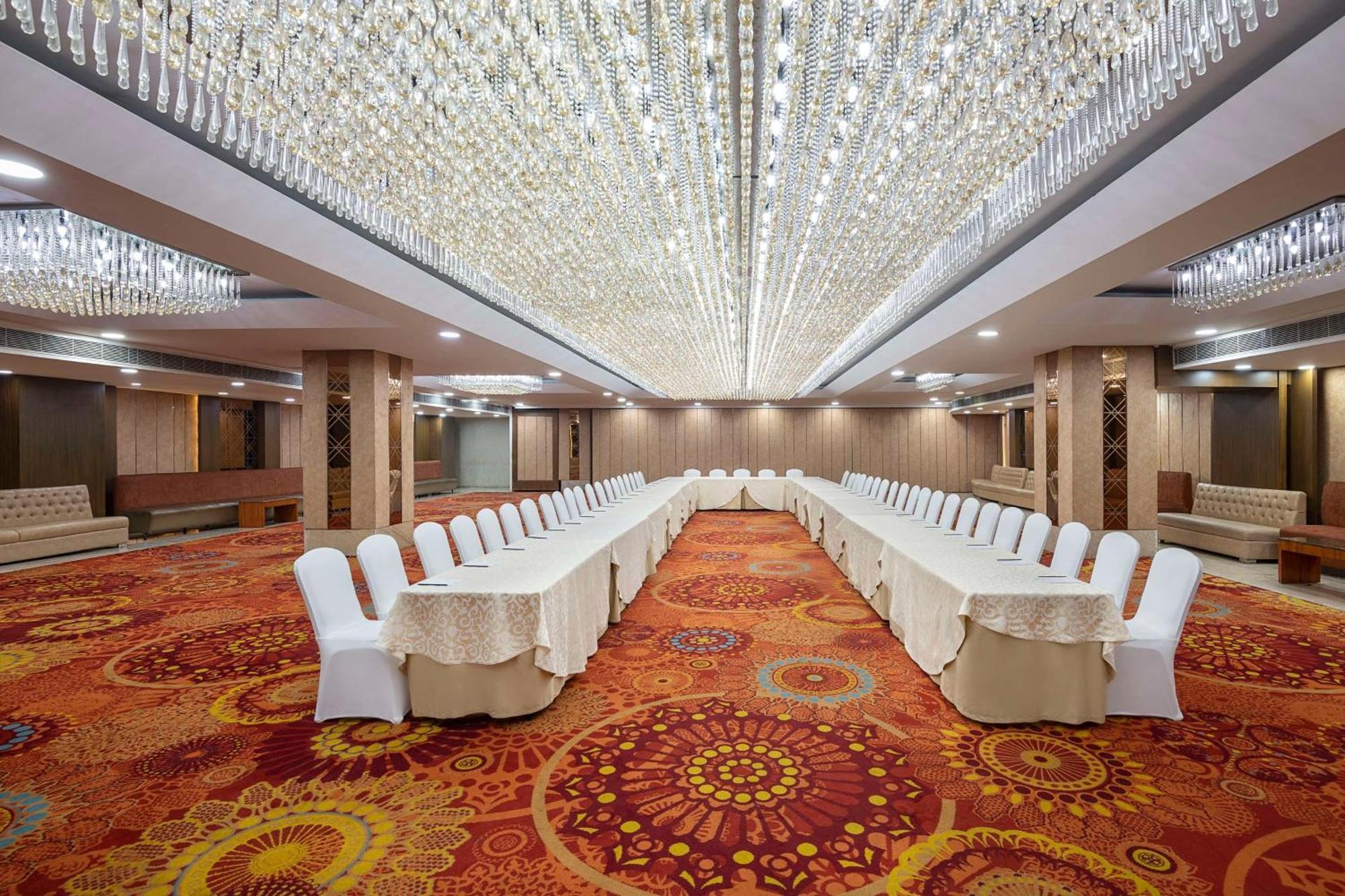 Hotel Radisson Blu Kaushambi Delhi Ncr Ghaziabad Esterno foto