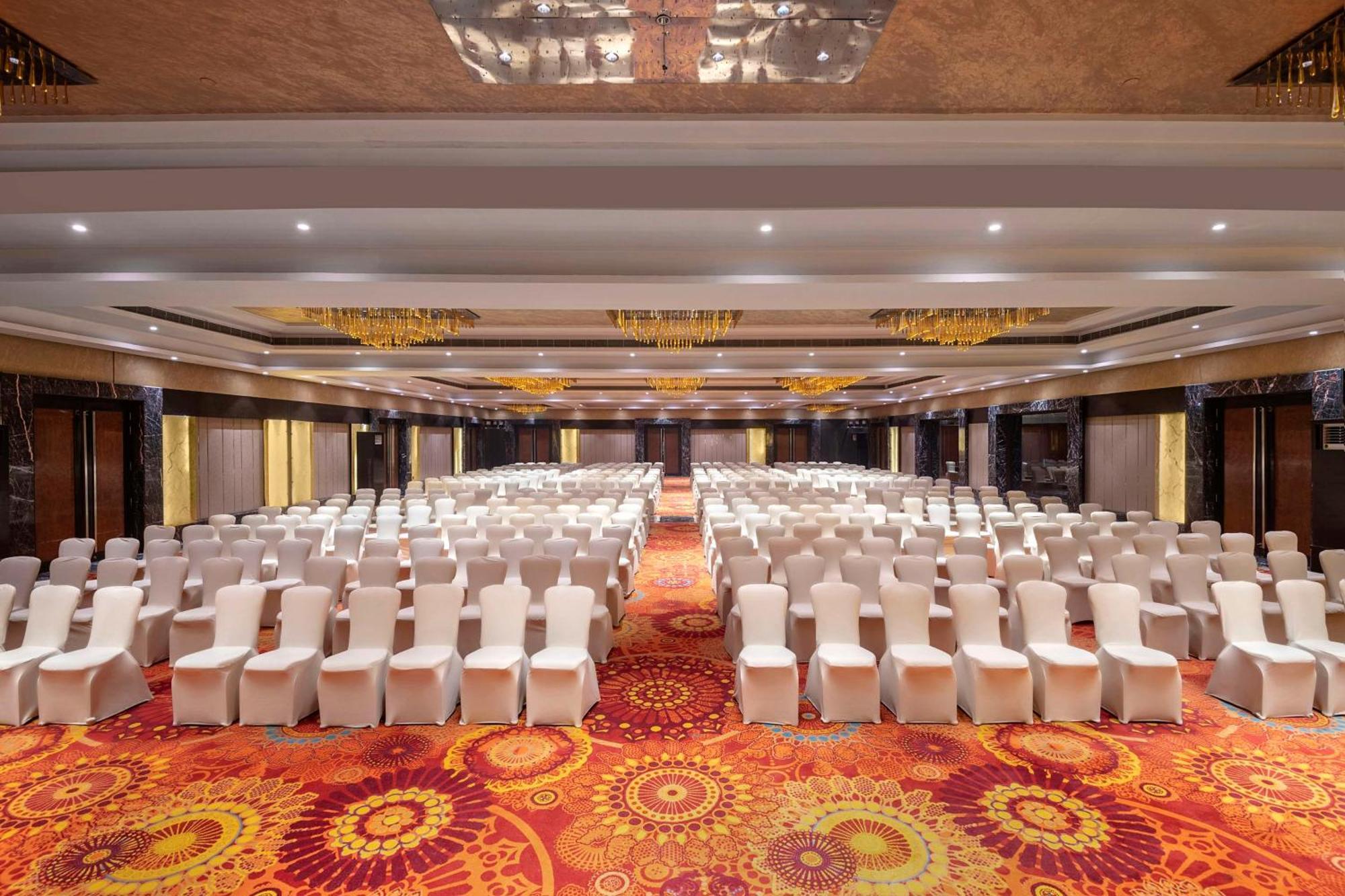 Hotel Radisson Blu Kaushambi Delhi Ncr Ghaziabad Esterno foto